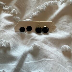 New Elegant Black Stud Earrings